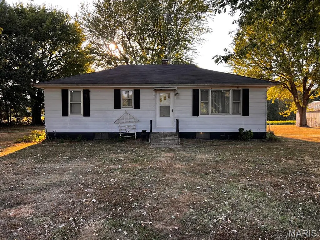 18109 Boulder RD, Boulder, IL 62231