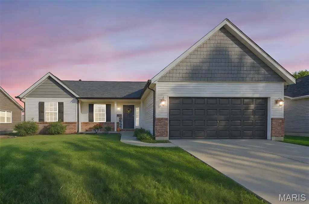 2846 Robert DR, Columbia, IL 62236