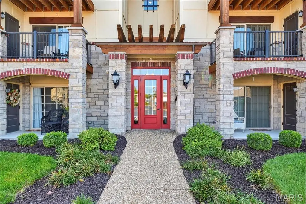 334 Bordeaux WAY, St Peters, MO 63376
