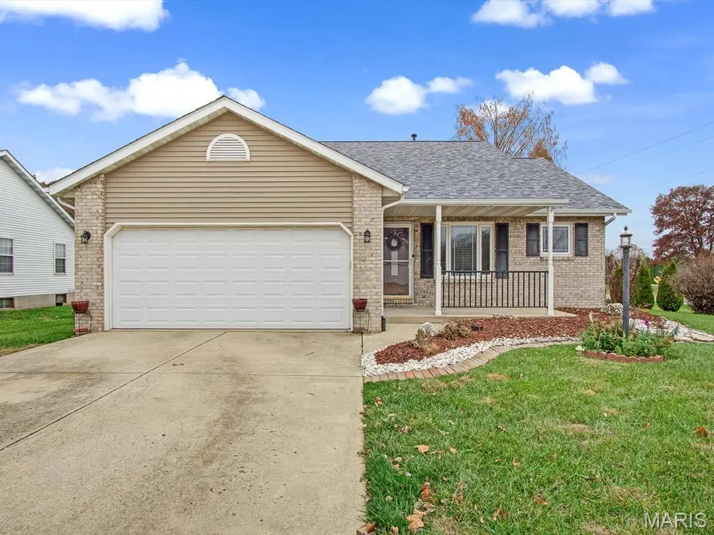 1 Jason DR, Glen Carbon, IL 62034