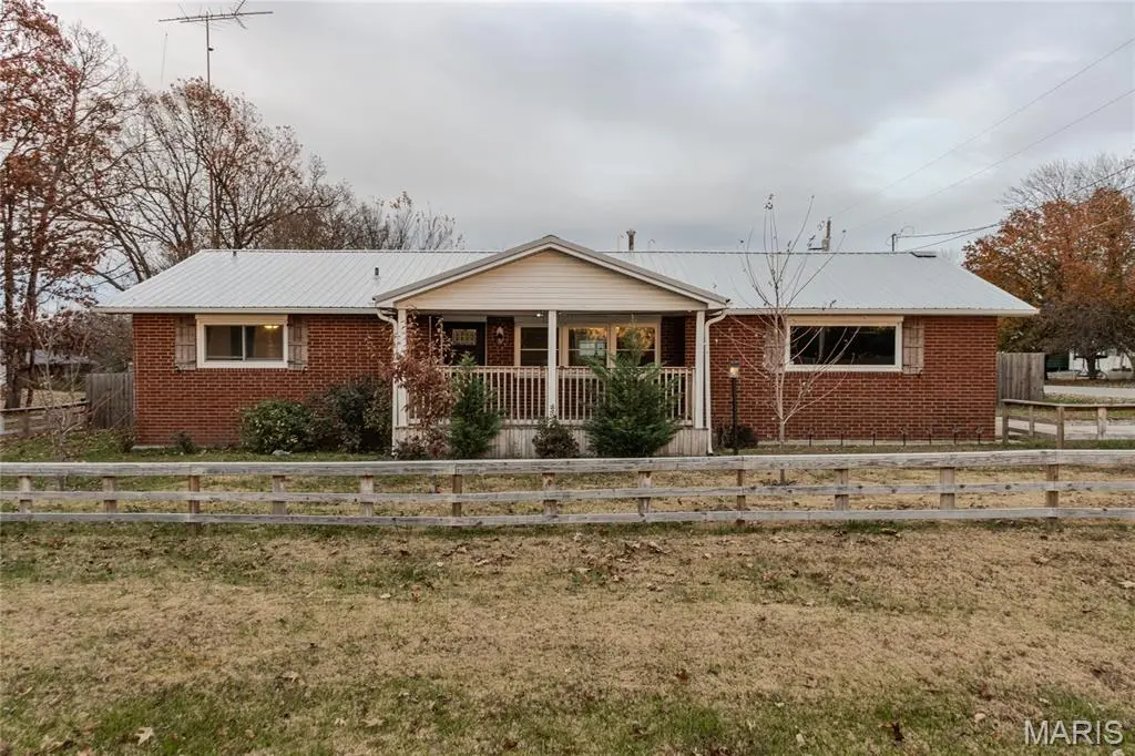 800 Hillhouse RD, Richland, MO 65556