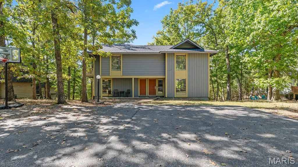 35 Walkers Cay DR, Osage Beach, MO 65065