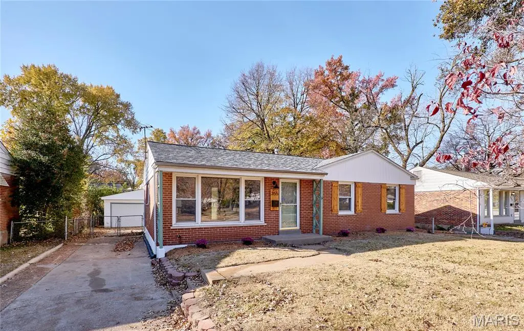 355 Saint Eugene LN, Florissant, MO 63033
