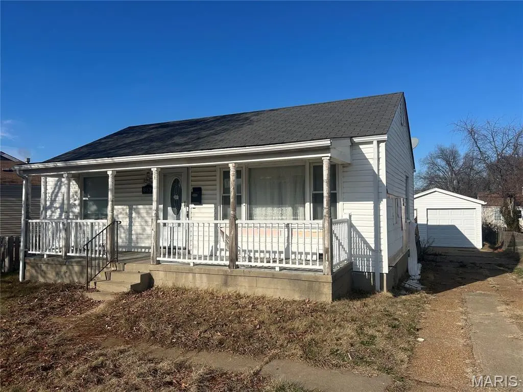 8139 Blanchard DR, Berkeley, MO 63134