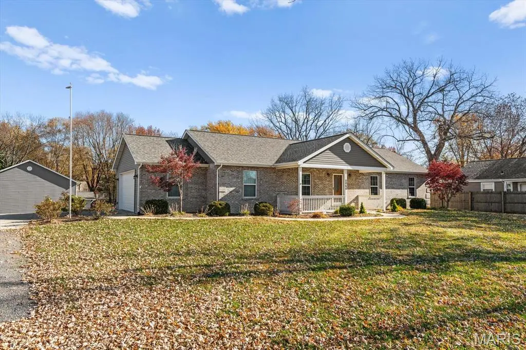 2060 Decker RD, Maryville, IL 62062
