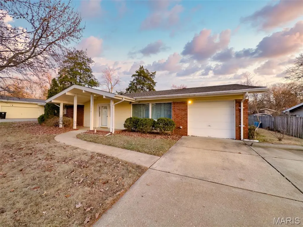 1640 Rathford DR, St Louis, MO 63146