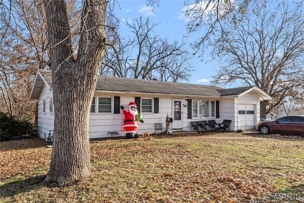 38 Bayview CT, Ferguson, MO 63135