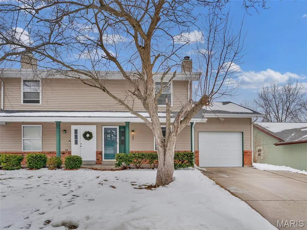 309 Della DR, St Peters, MO 63376