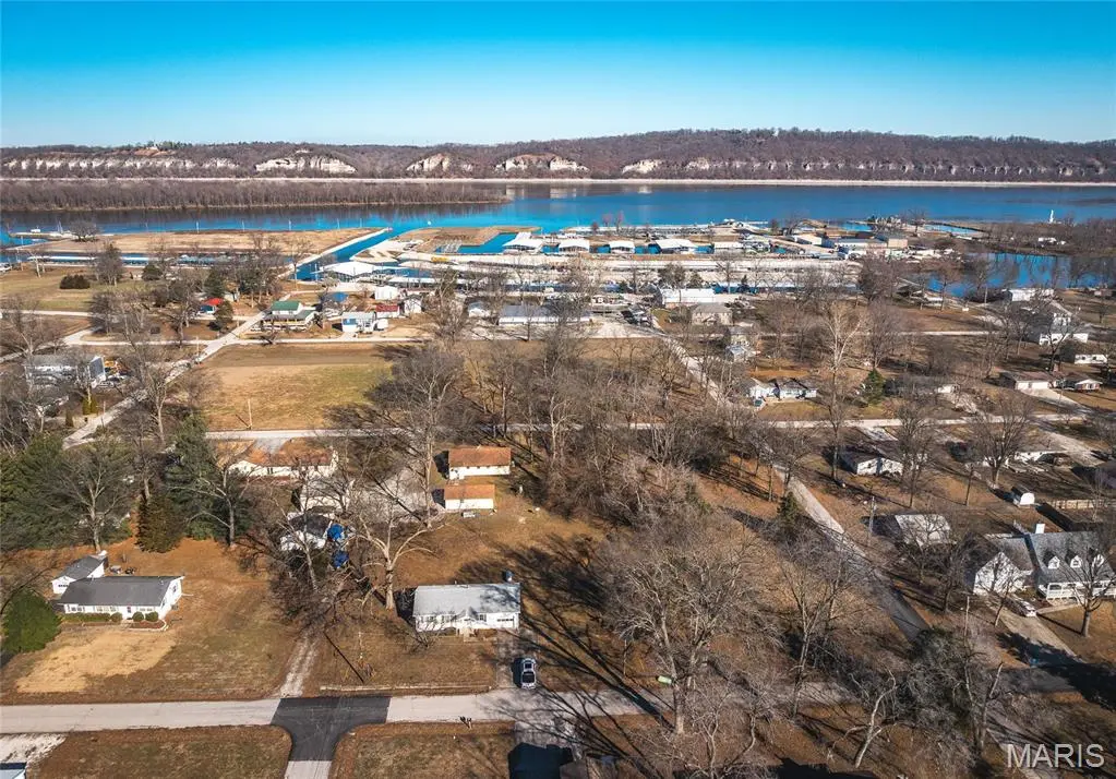 1220 4th Street, Portage Des Sioux, MO 63373