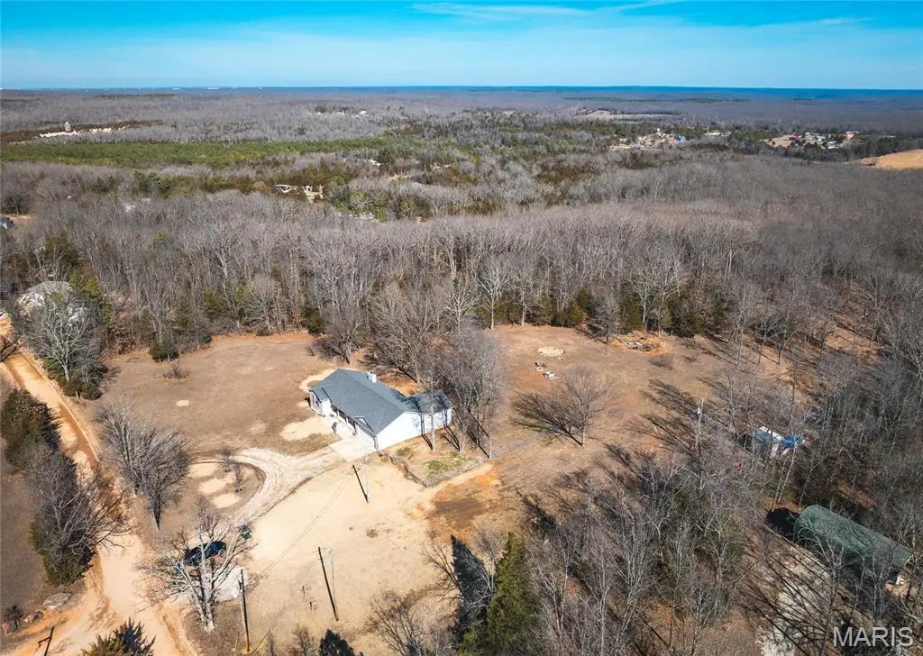 37118 Willow RD, Plato, MO 65552