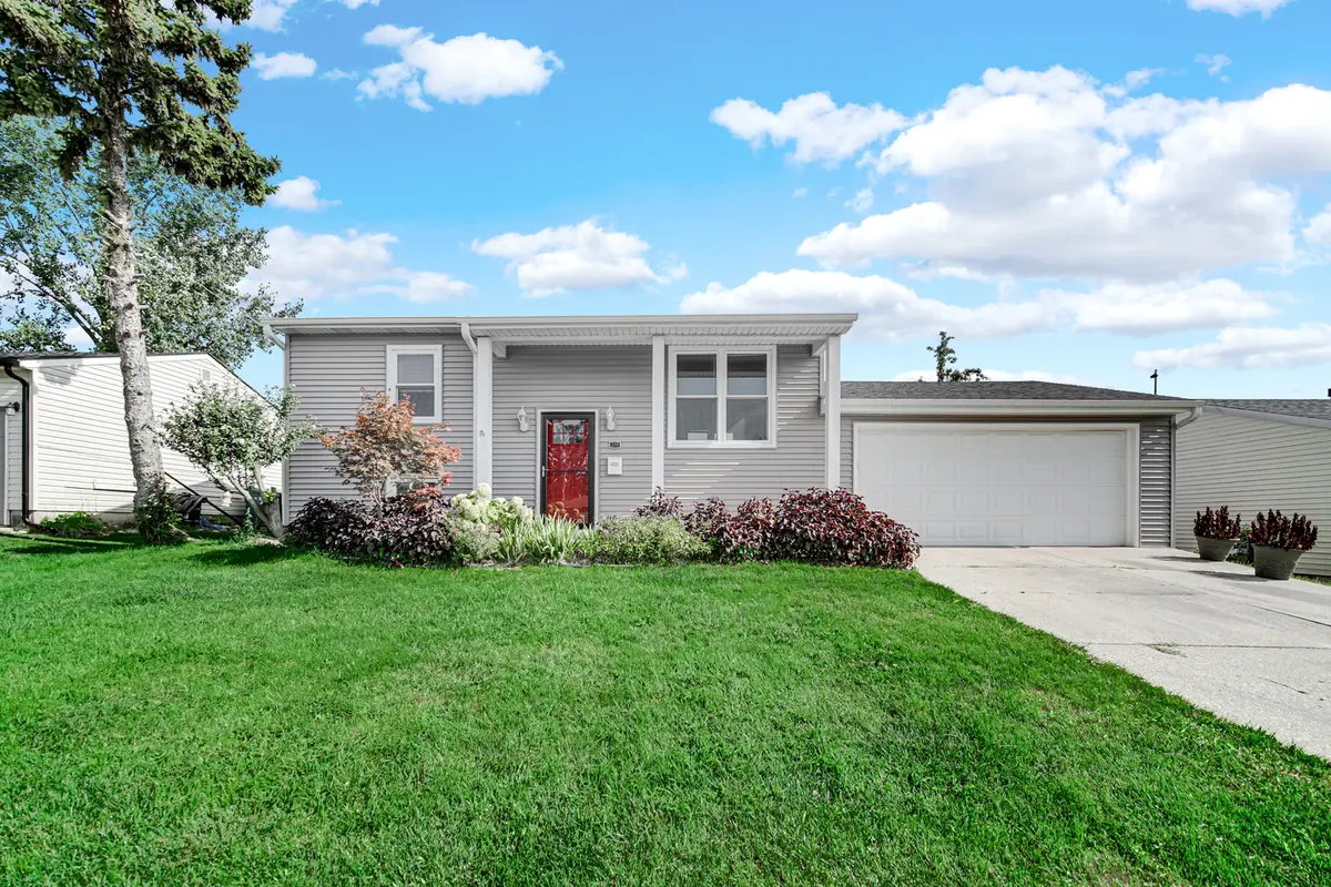 310 Mckool AVE, Romeoville, IL 60446