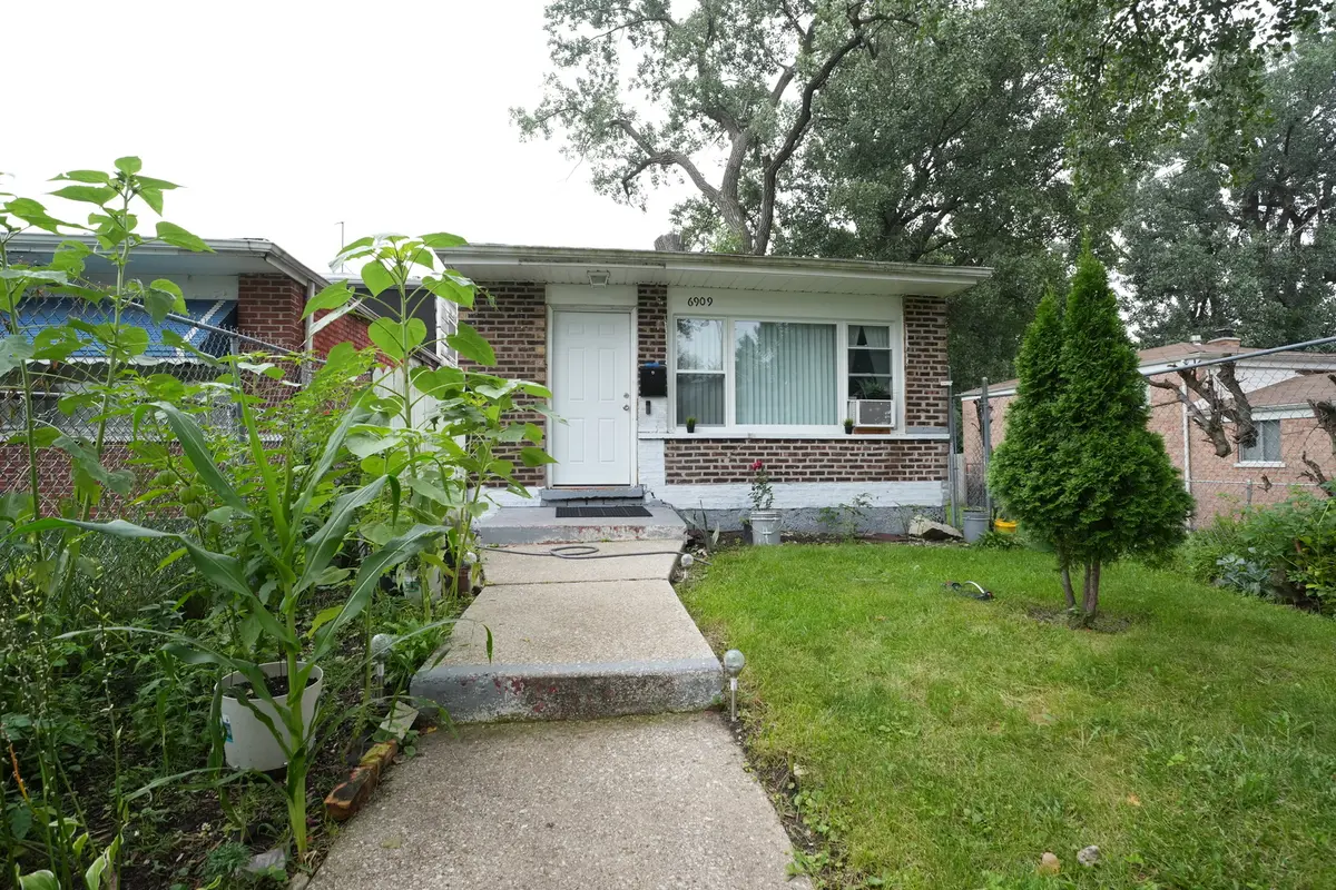 6909 S Ada ST, Chicago, IL 60636