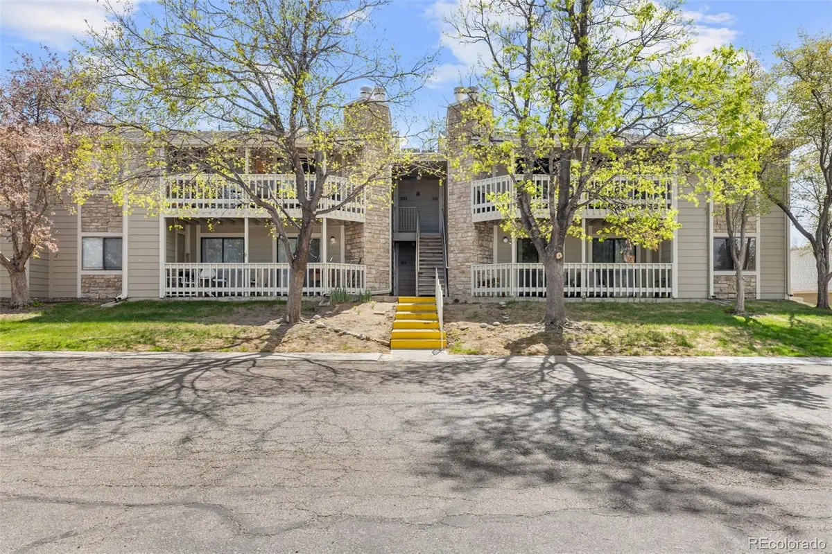 8225 Fairmount DR #201, Denver, CO 80247