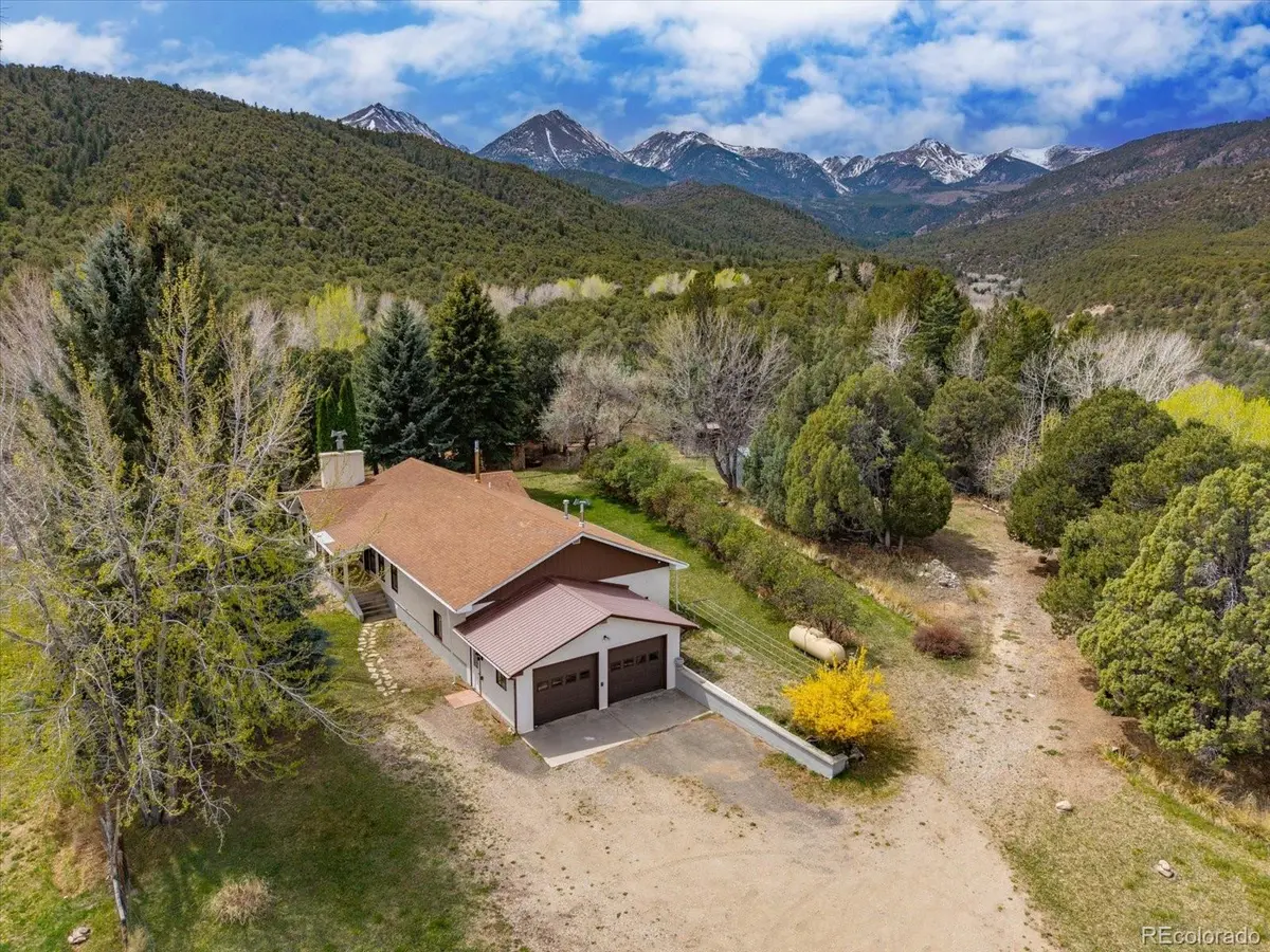 762 Leprechaun LN, Howard, CO 81233