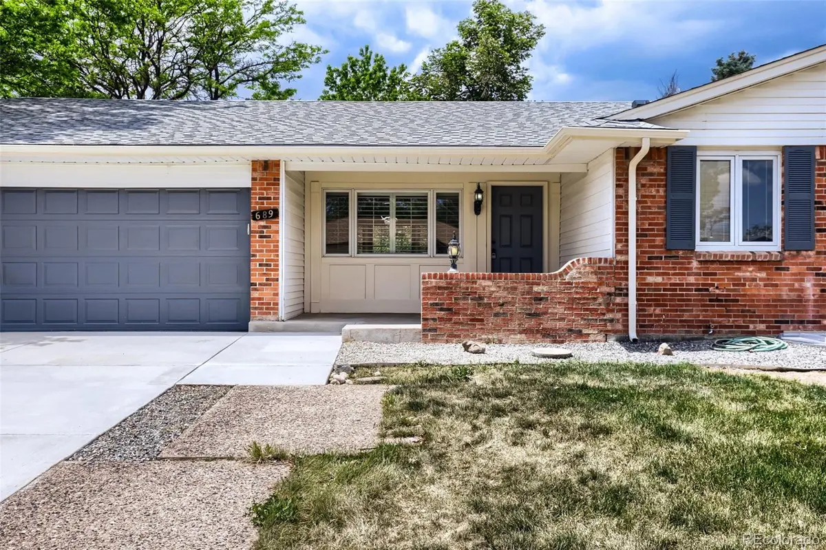 689 Jasper ST, Aurora, CO 80011
