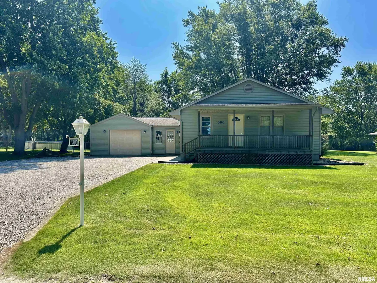 1300 E FRANKLIN ST, Taylorville, IL 62568