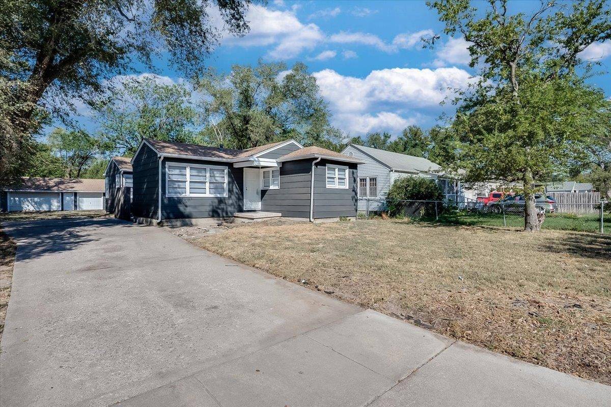 515 N Flora, Wichita, KS 67212