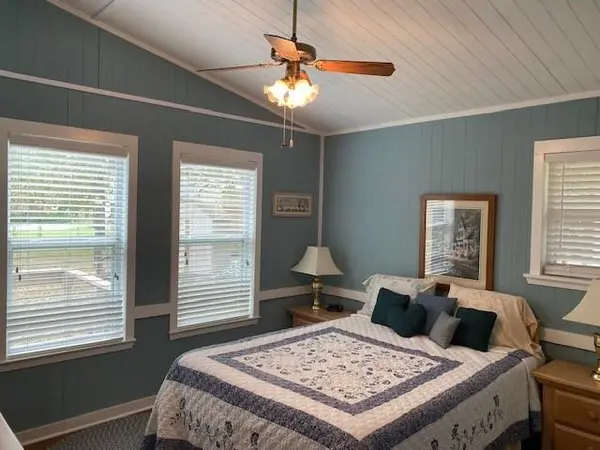 3347 Bandera Street, Athens, TX 75752