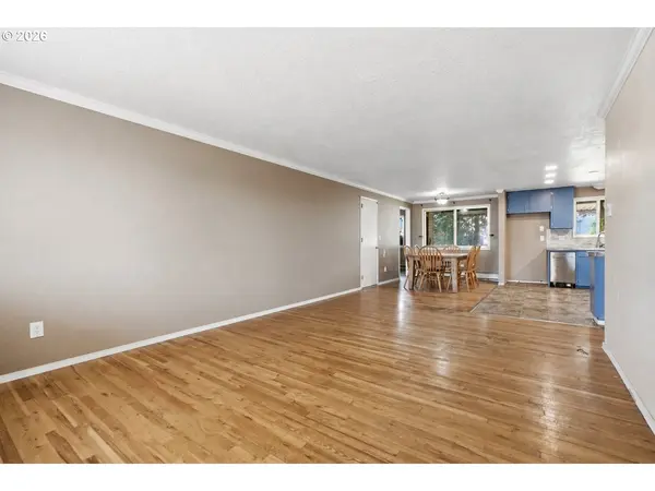 2293 COUNTRY CLUB TER, Woodburn, OR 97071