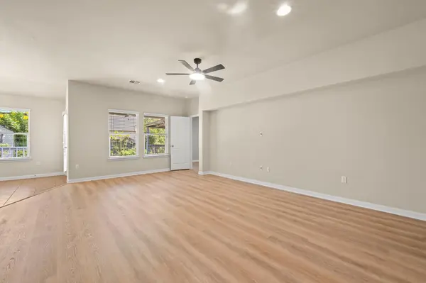 170 Wallops, Kyle, TX 78640