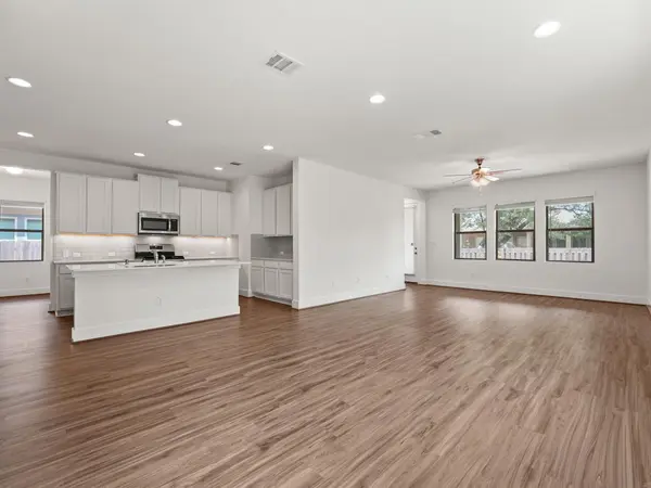 604 Golden Glory RD, Leander, TX 78641