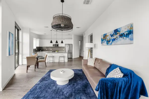 800 Embassy DR #337, Austin, TX 78702