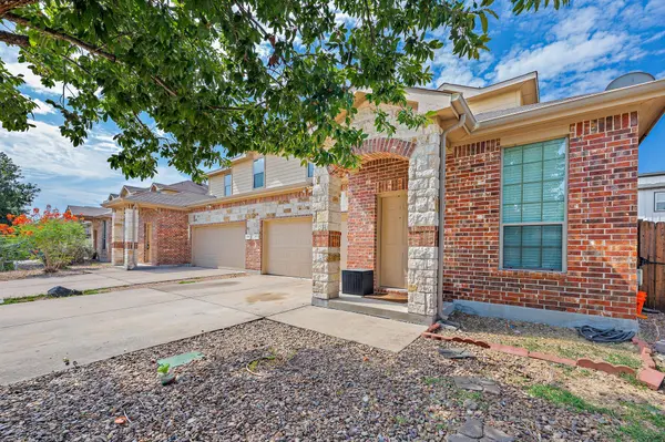 118 Creekside Villa DR, Kyle, TX 78640