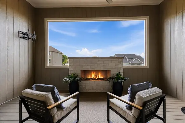 9311 W 168th TER, Overland Park, KS 66085
