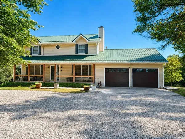 22803 Mary Lois RD, Cowgill, MO 64637
