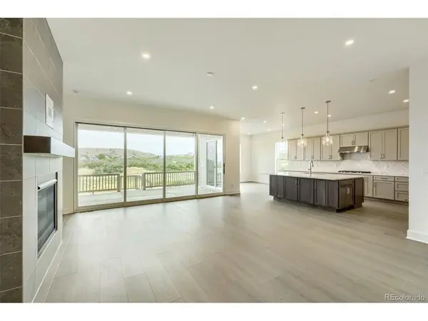 61 Welded Tuff, Castle Rock, CO 80104