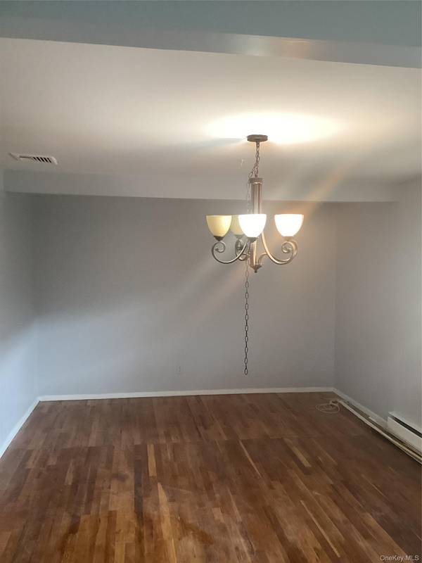 770 Allwyn ST, Baldwin, NY 11510