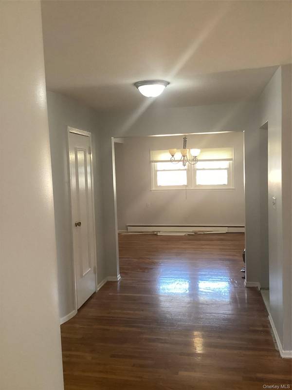 770 Allwyn ST, Baldwin, NY 11510