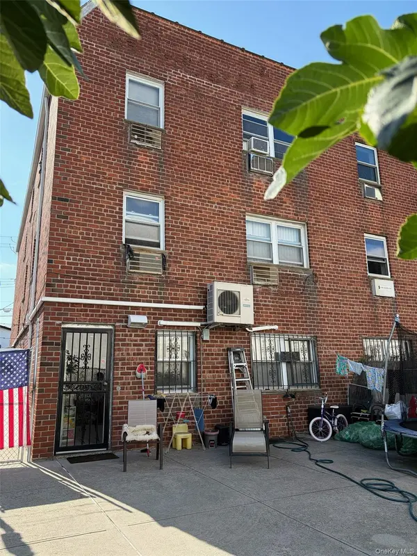 151-17 82nd ST, Howard Beach, NY 11414