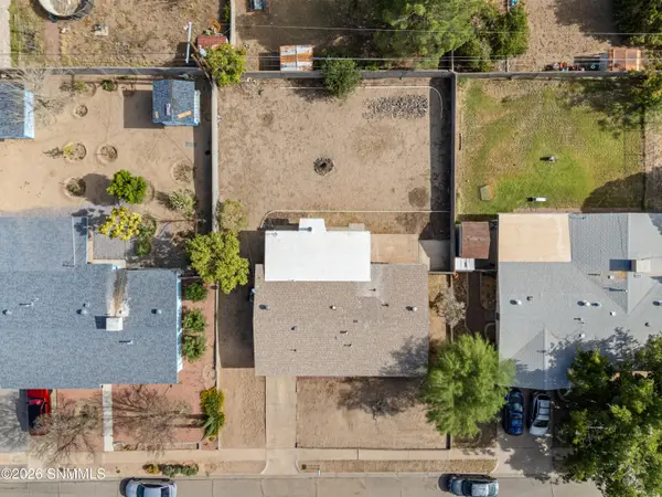 1818 Louise CIR, Las Cruces, NM 88001