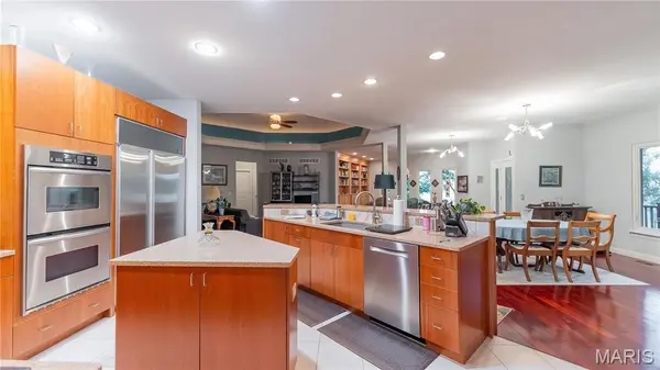 672 N High Post RD, Augusta, MO 63332