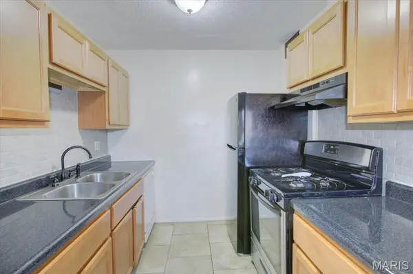11221 Sugartrail DR, St Louis, MO 63136