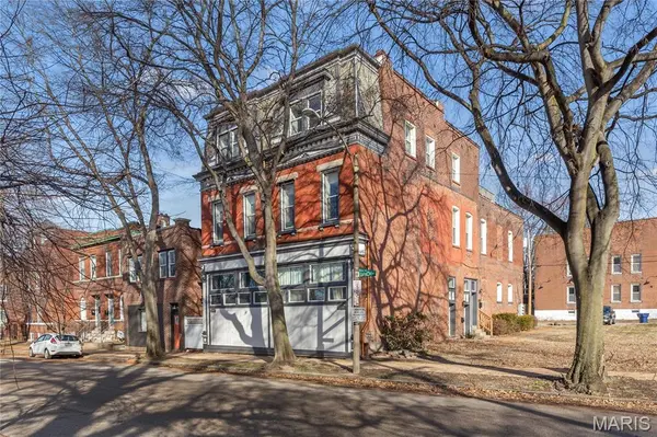 2005 Lynch ST #C, St Louis, MO 63118