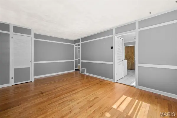 6541 Southwest AVE, St Louis, MO 63139