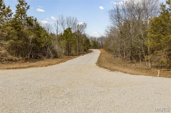 2 thunder ridge rd, Richwoods, MO 63071