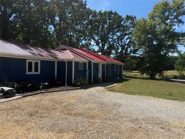 515 Maiden LN, Cuba, MO 65453