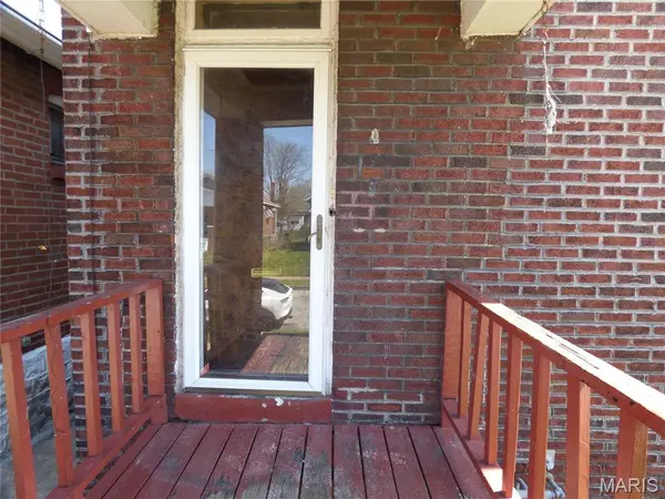 5086 Arlington AVE, St Louis, MO 63120