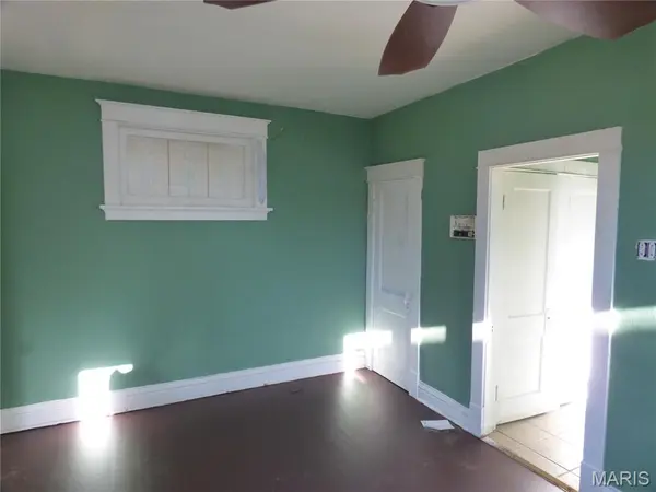 5086 Arlington AVE, St Louis, MO 63120