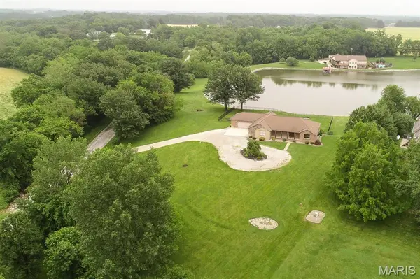92 Rinderer RD, Trenton, IL 62293