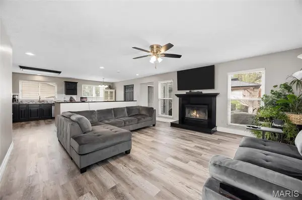 22 Mill Spring CT, St Peters, MO 63376