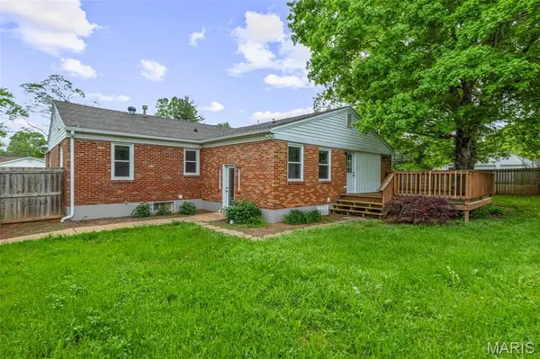 614 Stam ST, Farmington, MO 63640
