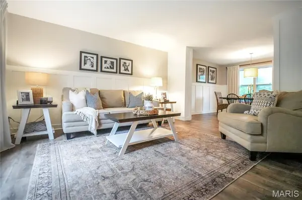 8 Nantua CT, Lake St Louis, MO 63367