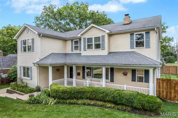 1002 N Clay AVE, Kirkwood, MO 63122