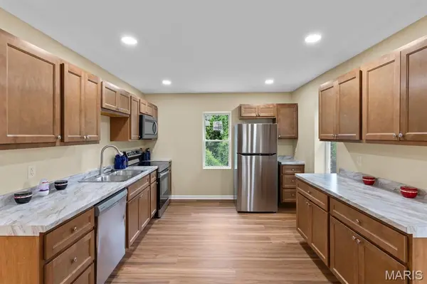 8705 Kendale DR, St Louis, MO 63121