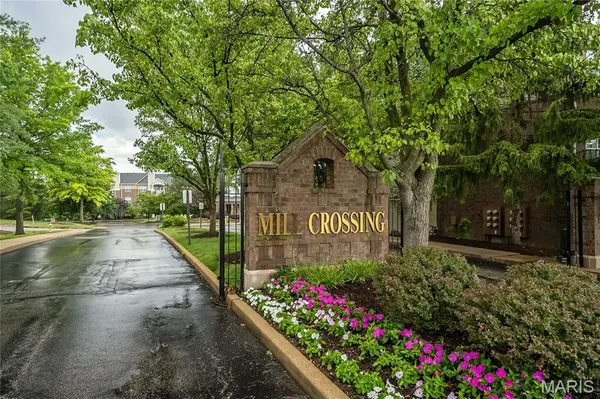 13101 Mill Crossing CT #306, Creve Coeur, MO 63141