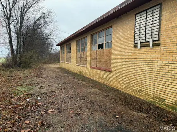 206 N Douglas ST, Arbyrd, MO 63821